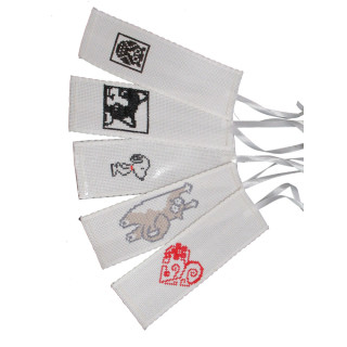 Marcador livro em ponto cruz